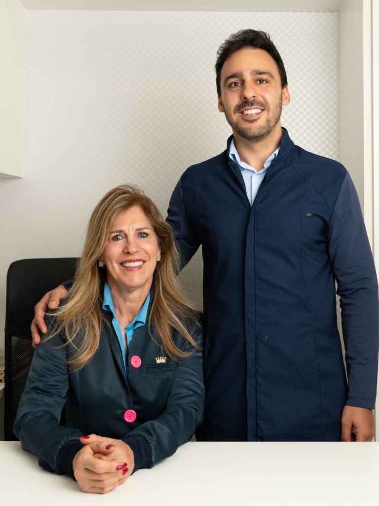Dr. Daniel Santos realizando atendimento odontológico no Tatuapé